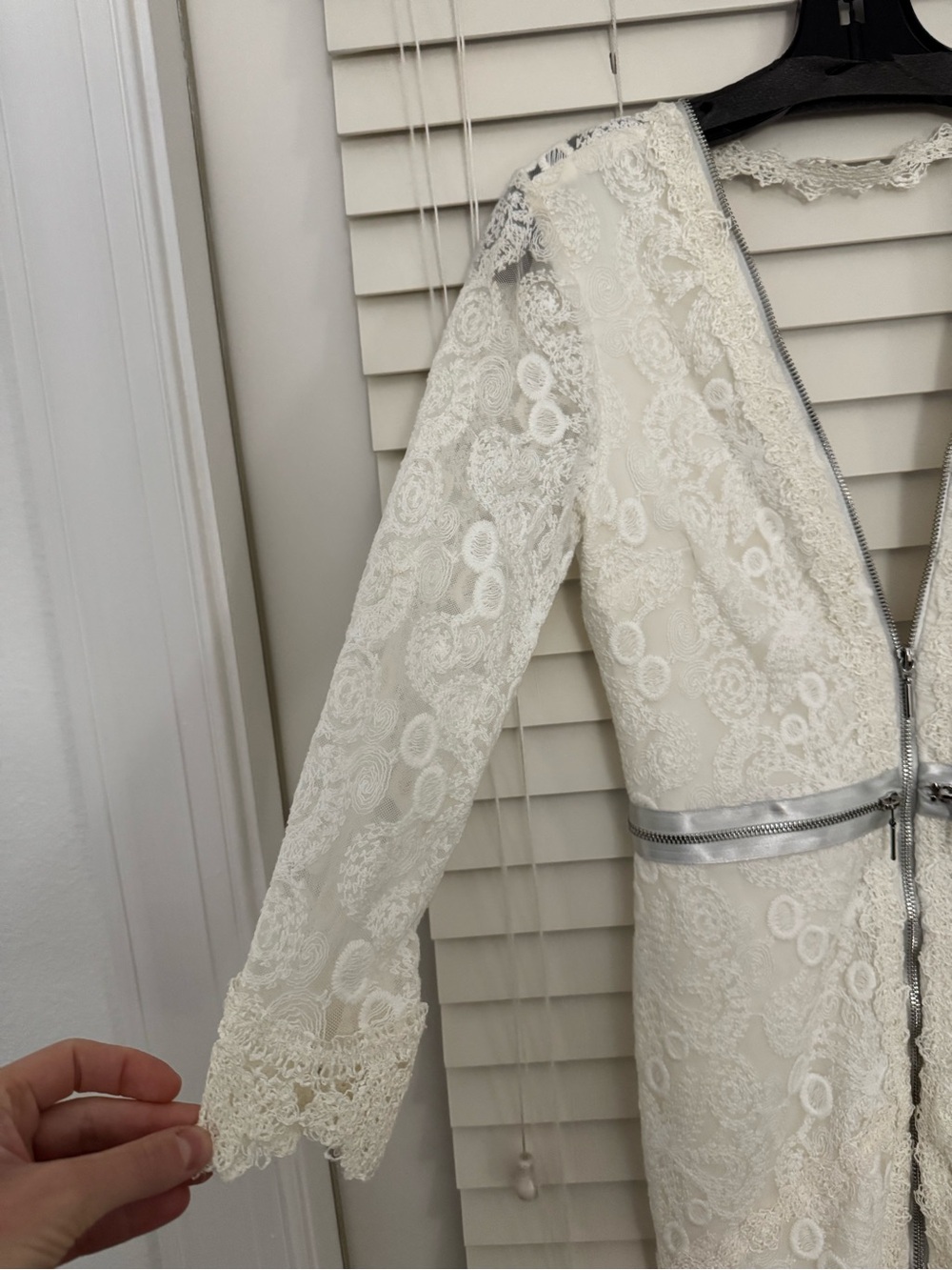 Alexis Parisa Dress White Eden Lace - Picture 6 of 16